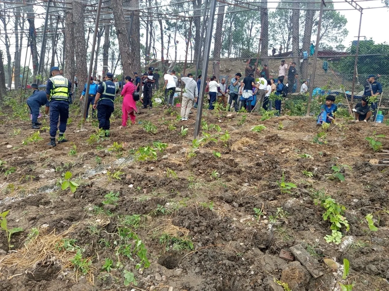 Miyawaki forest being planted4